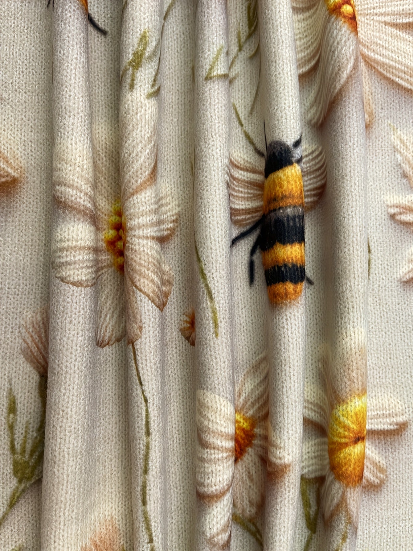 Lumachic Daisy & Bee Knit Sweater 🐝