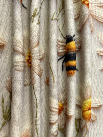 Lumachic Daisy & Bee Knit Sweater 🐝