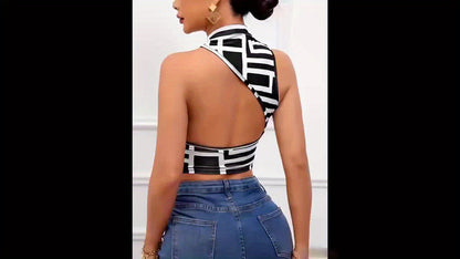 Monochrome Maze Halter