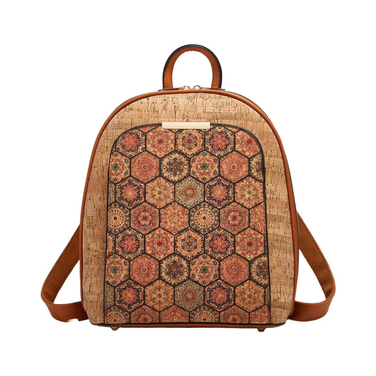 Backpack with hexagonal pattern on a beige background, featuring Studio Nyssalie logo.